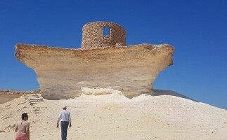 Qatar's West Coast: Zekreet, Richard Serra & Mushroom Rock Formation