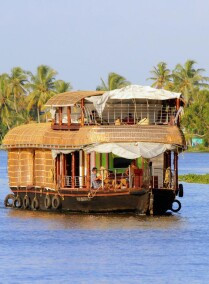 Kerala Backwater Tour & Houseboat Stay