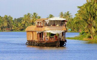 Kerala Backwater Tour & Houseboat Stay