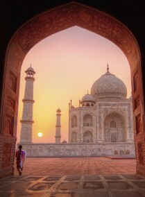 Private Taj Mahal Sunrise Trip from Delhi by Car