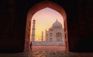 Private Taj Mahal Sunrise Trip from Delhi by Car
