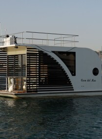 Unique Houseboat Experience in Doha
