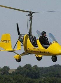 Fly on a Gyrocopter Around Sealine