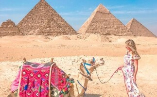 Day Tour to Giza Pyramids with Camel Ride and Egyptian Museum in Cairo