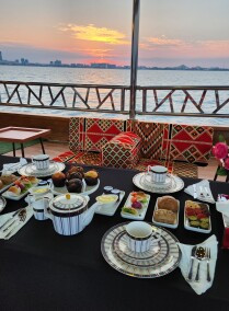 Afternoon Tea Cruise into the Qatar’s Sea