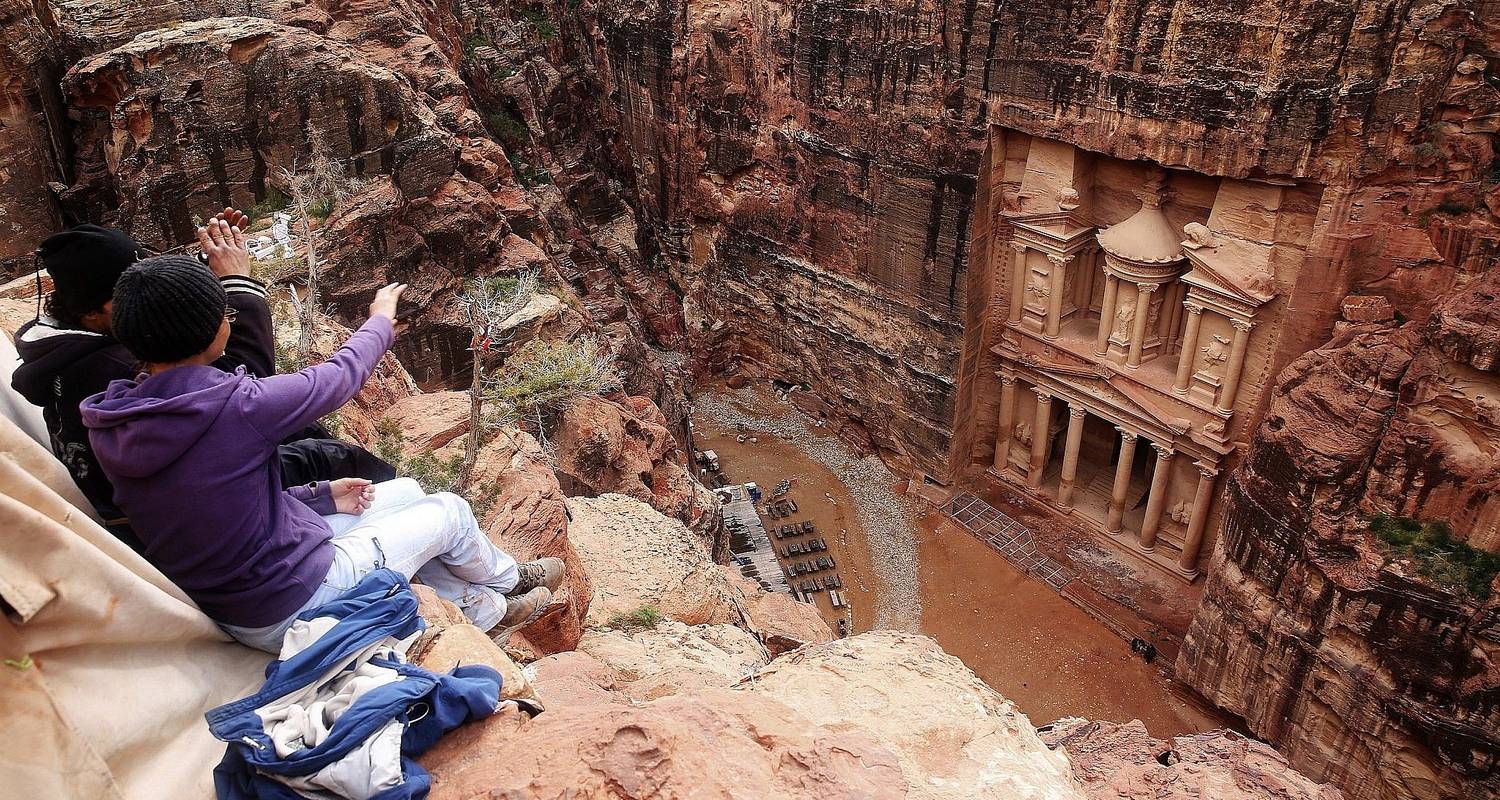 Adventure and Bonding: Top 10 Things to Do in Jordan with Friends